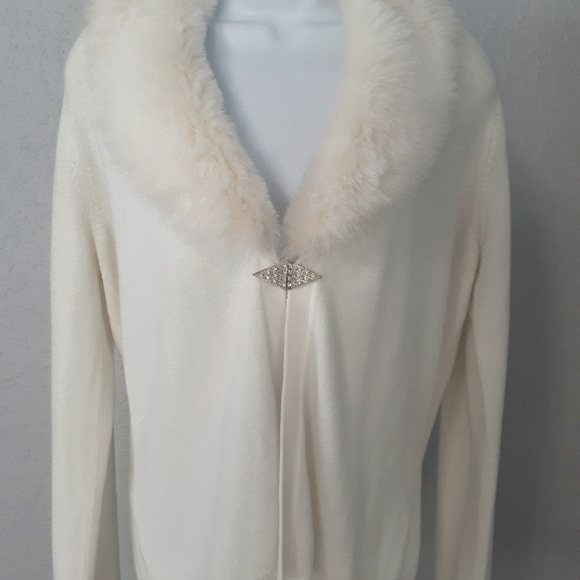 Sweater - Picture 1 of 1